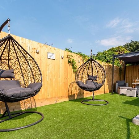 Exquisite Cardiff Apartments- With Garden Lounge & Games Room Bagian luar foto