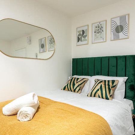 Exquisite Cardiff Apartments- With Garden Lounge & Games Room Bagian luar foto