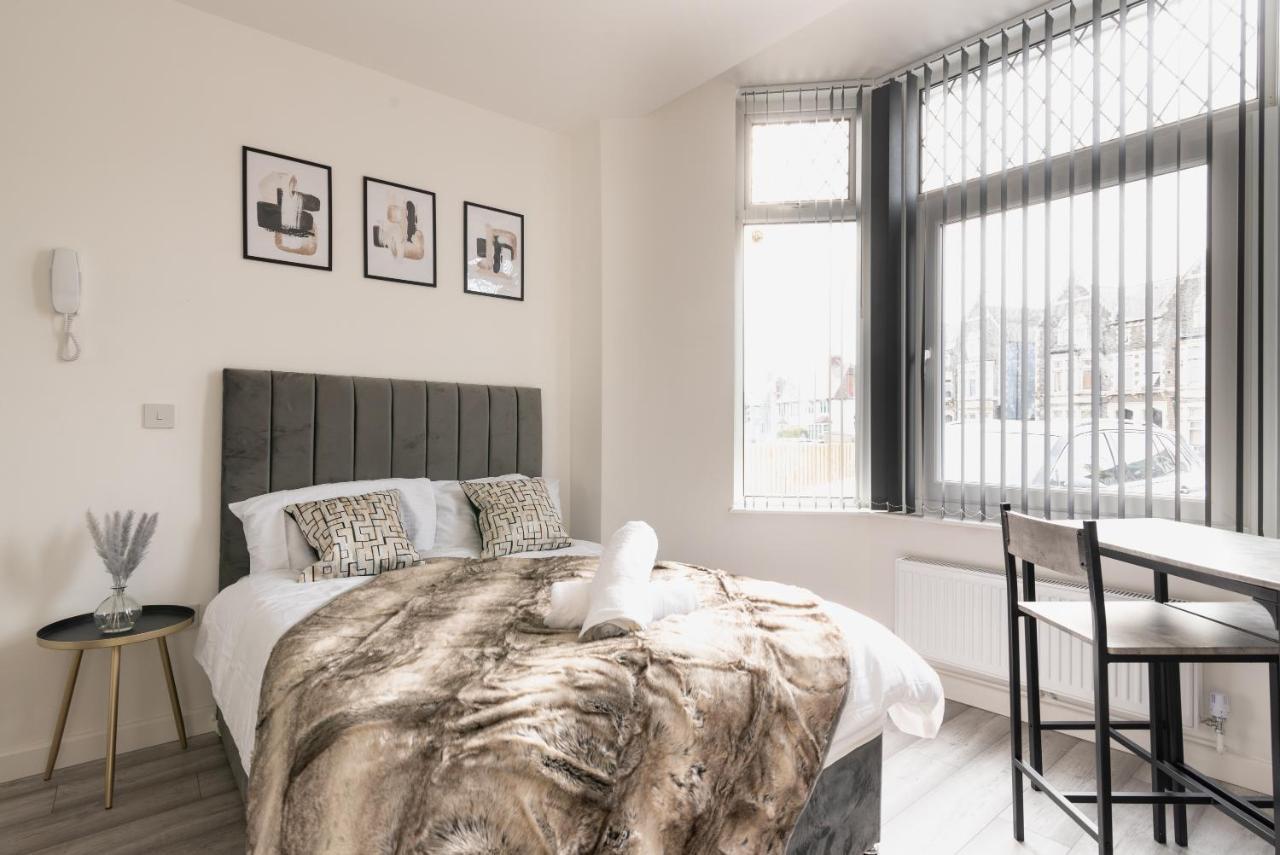 Exquisite Cardiff Apartments- With Garden Lounge & Games Room Bagian luar foto