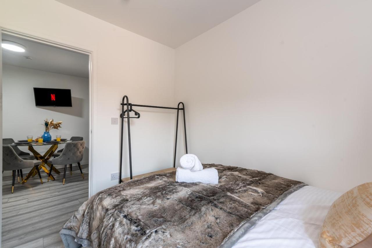 Exquisite Cardiff Apartments- With Garden Lounge & Games Room Bagian luar foto
