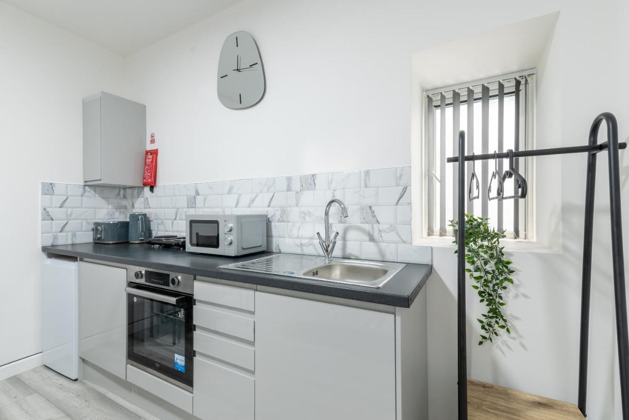 Exquisite Cardiff Apartments- With Garden Lounge & Games Room Bagian luar foto