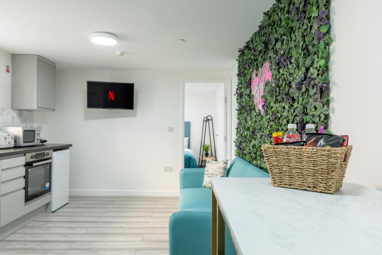 Exquisite Cardiff Apartments- With Garden Lounge & Games Room Bagian luar foto