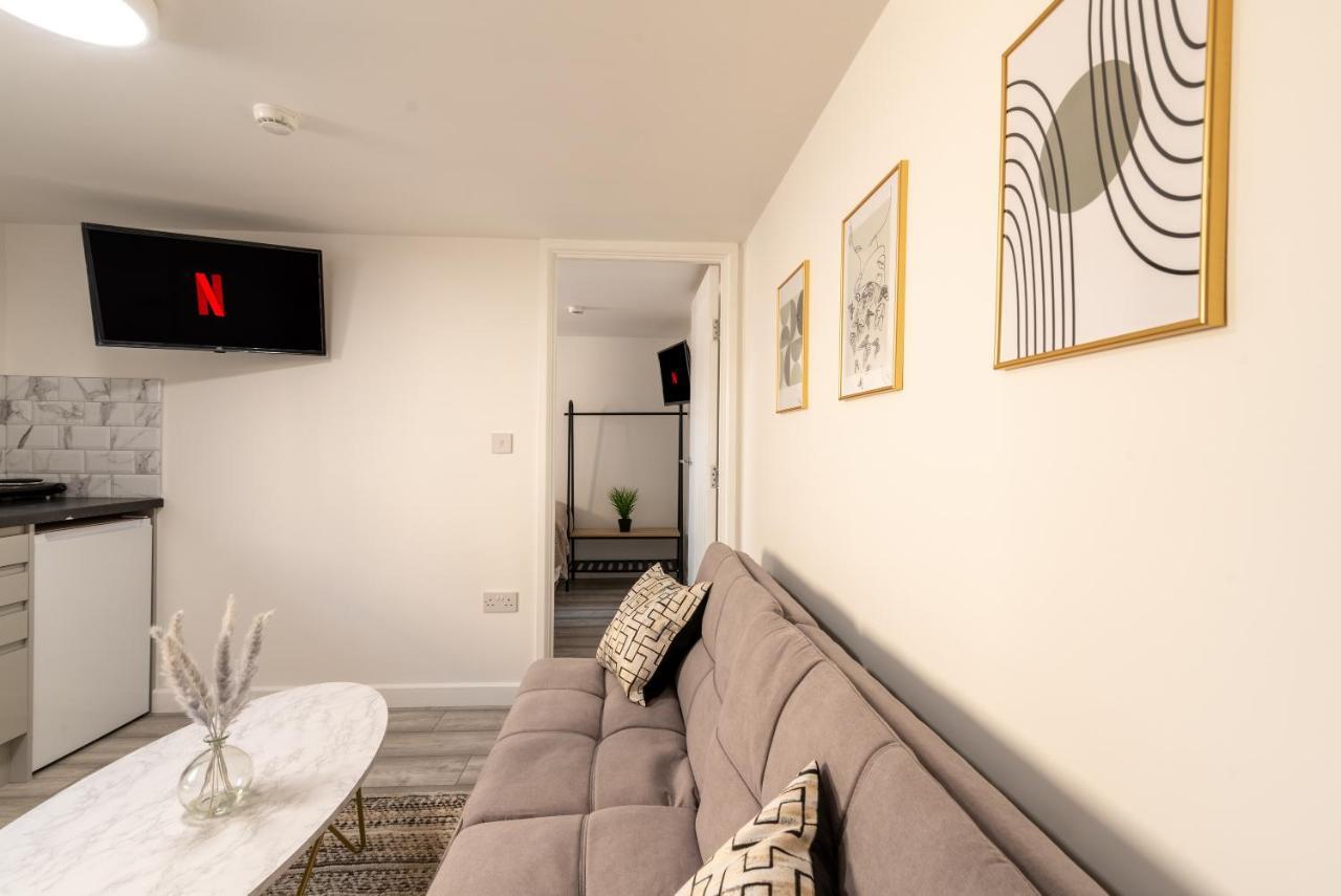 Exquisite Cardiff Apartments- With Garden Lounge & Games Room Bagian luar foto