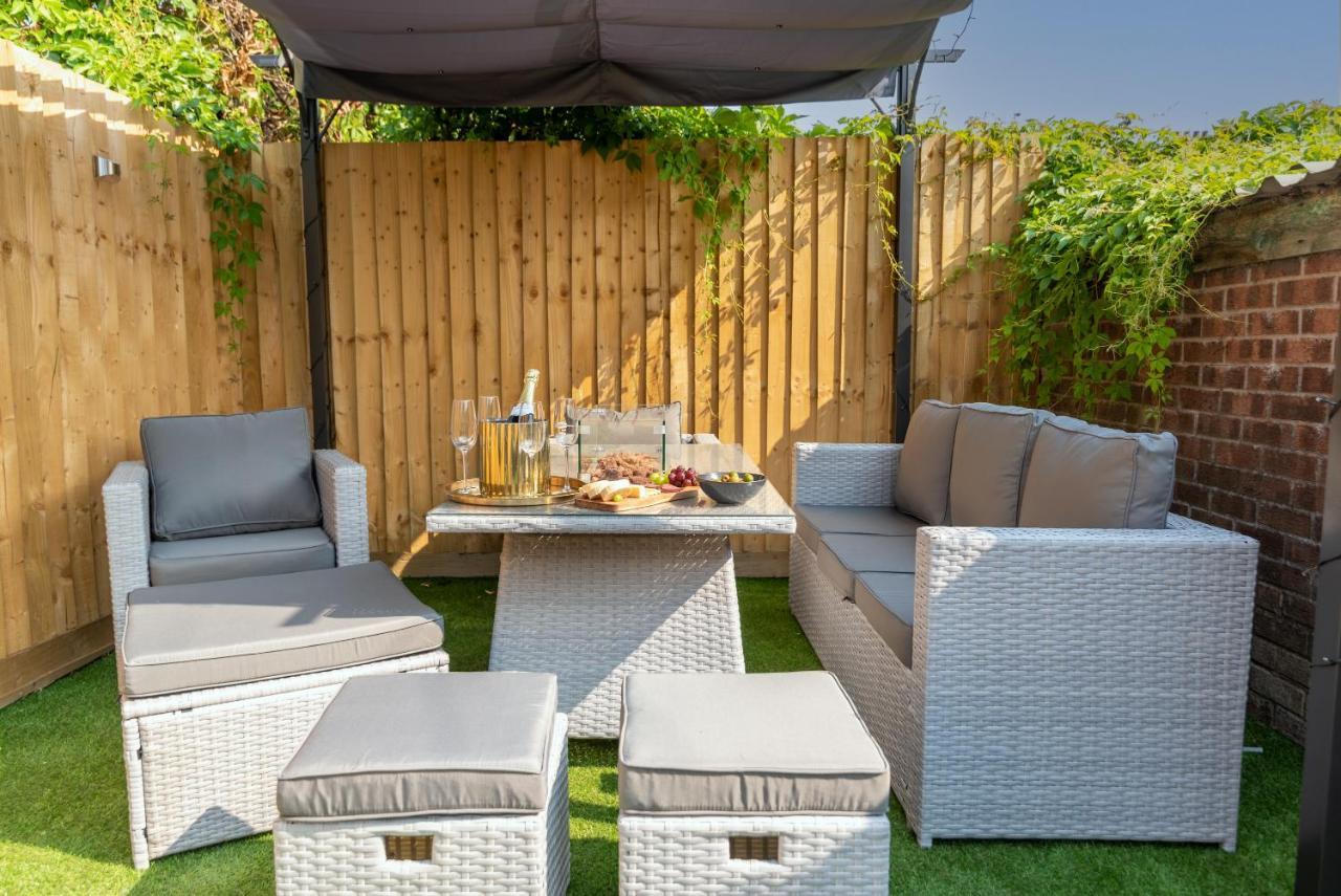Exquisite Cardiff Apartments- With Garden Lounge & Games Room Bagian luar foto