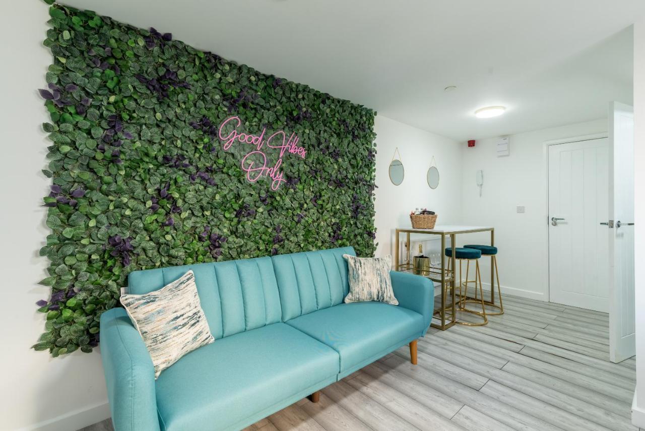 Exquisite Cardiff Apartments- With Garden Lounge & Games Room Bagian luar foto
