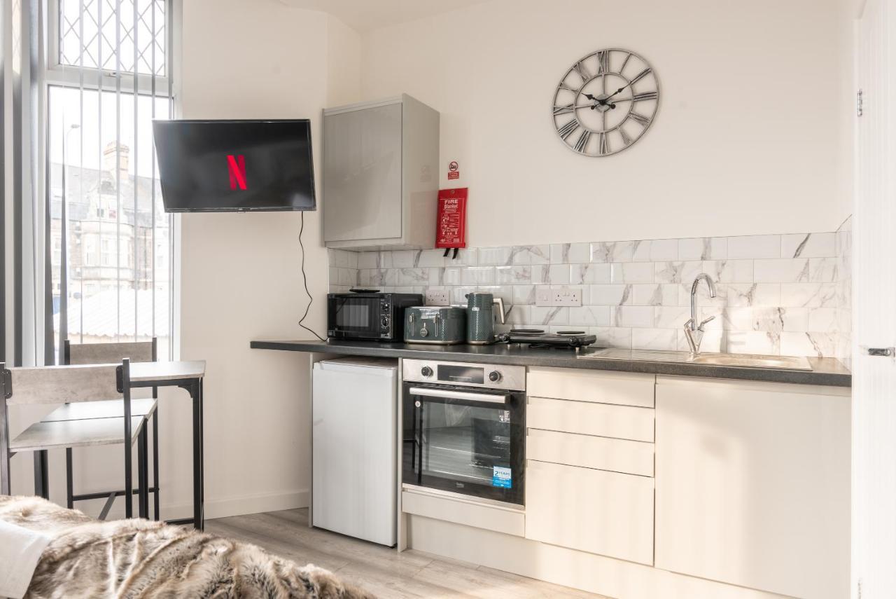Exquisite Cardiff Apartments- With Garden Lounge & Games Room Bagian luar foto